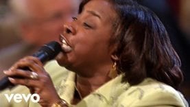 Beverly Crawford – Can’t Nobody Do Me Like Jesus [Live]