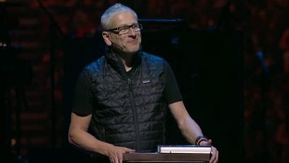 Louie-Giglio-Stunned-By-God-attachment
