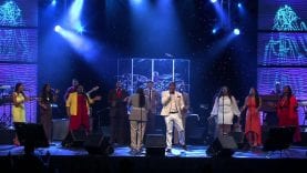 Earnest Pugh – All Things Through Christ f. Bishop Rance Allen (OFFICIAL VIDEO)