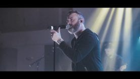 Finding Favour – It Is Well (Live)