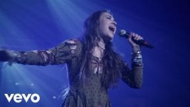 Lauren Daigle – How Can It Be (Live)