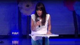 Lisa Bevere – How to Carry Your Cross