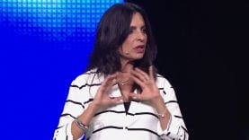 Lisa Bevere – The Power Of Love In Marriage