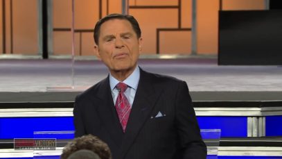 Kenneth-Copeland-becomes-Demon-Possessed-on-stage-attachment